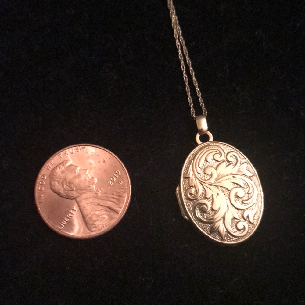 14kt gold locket